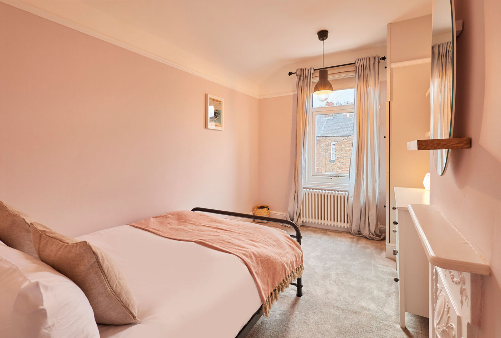 Stylish Coastal 3-Bed Retreat in Saltburn photo 8