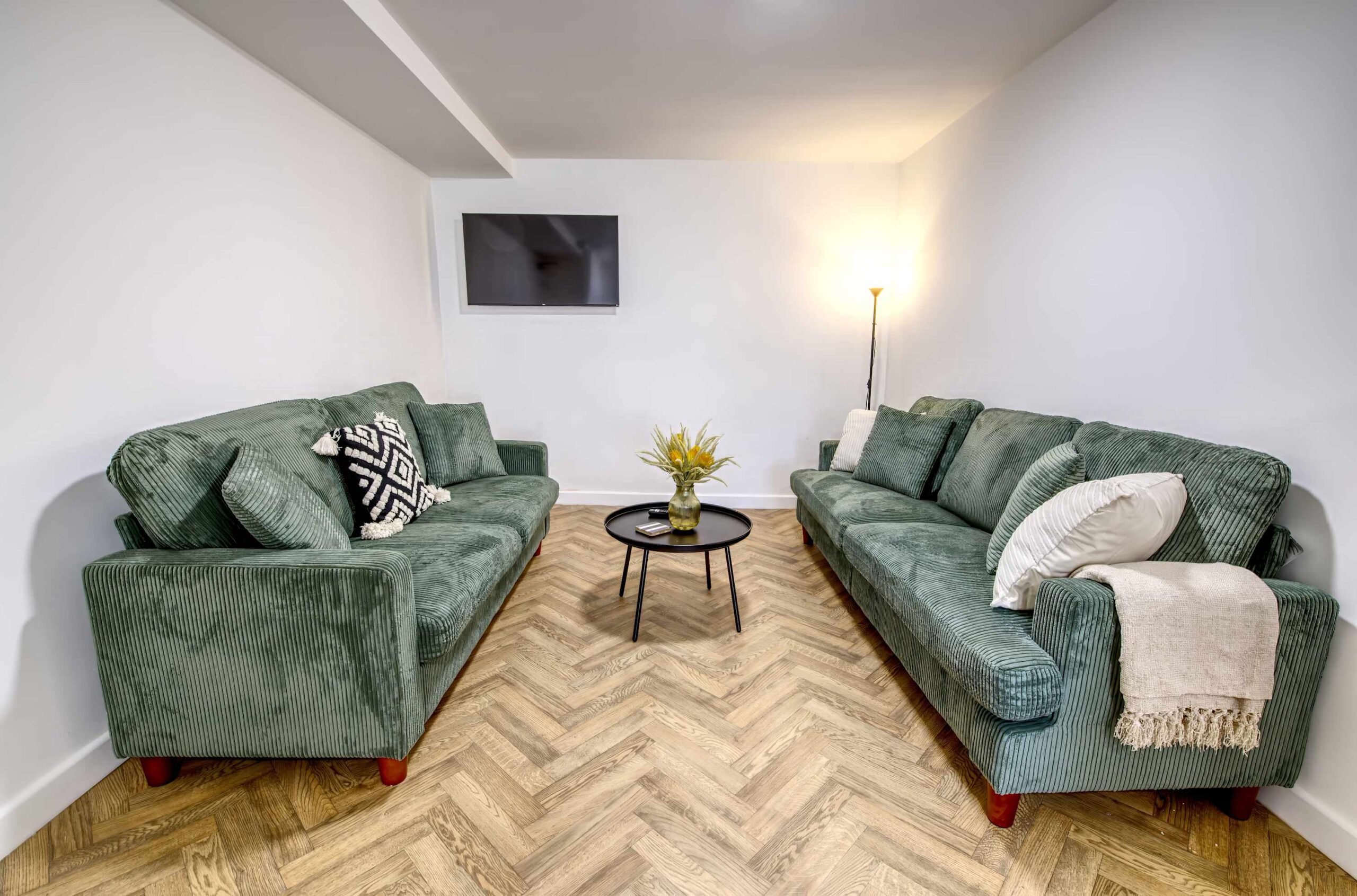 Contractor 5-Bed 3-Bath Central Redcar | Nestia Stays