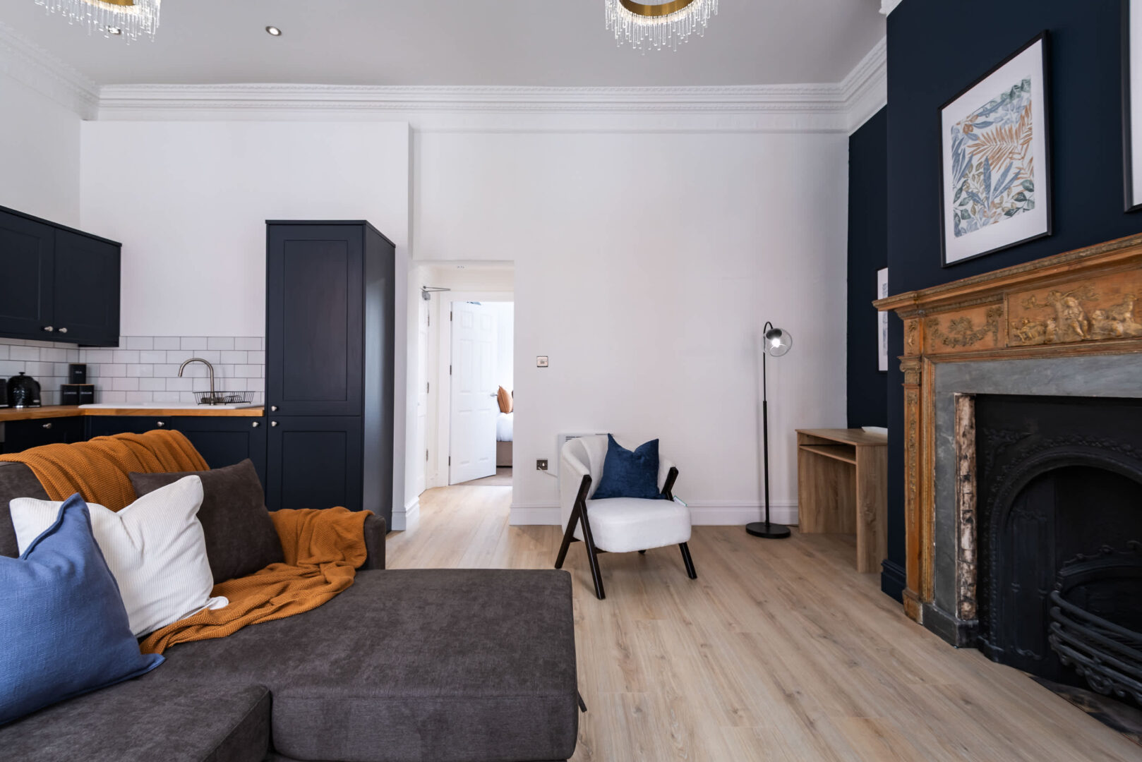 Stylish First Floor Apartment, Sleeps 4, Hull photo 5