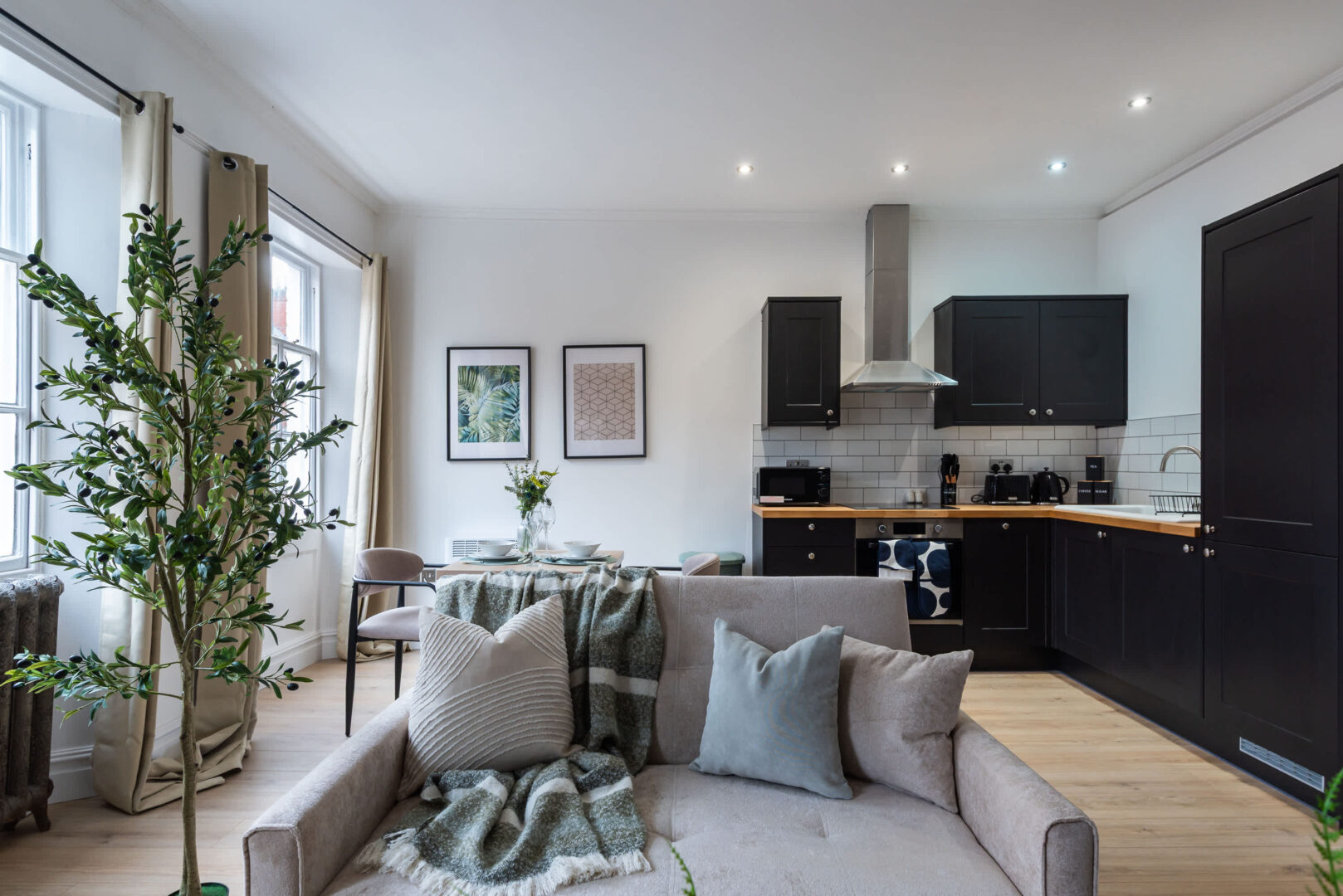 1-Bed Apartment, Central Hull, Bright & Spacious photo 6