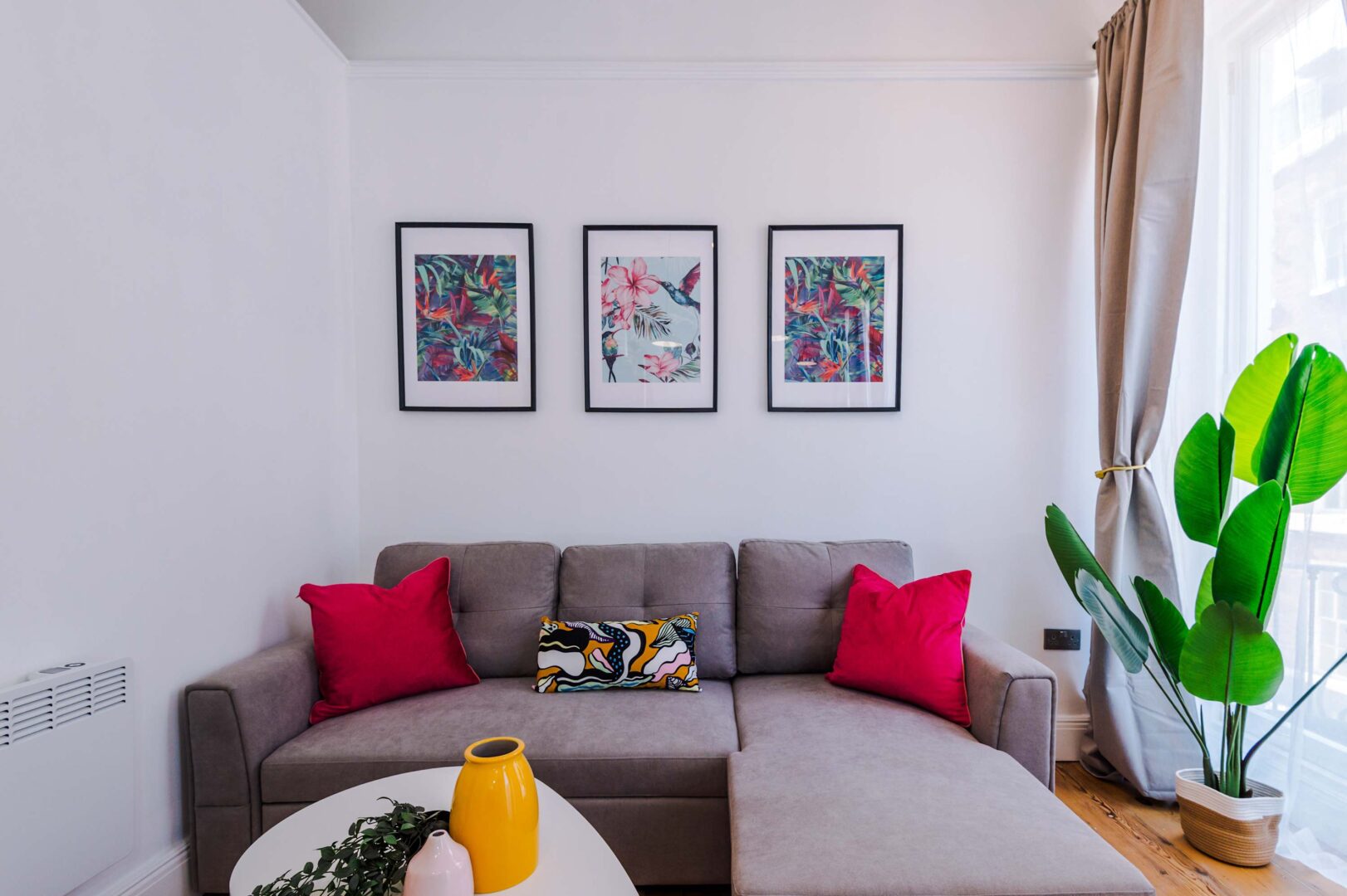 Parliament St Apt 2 – Central Hull – Sleeps 4 photo 2