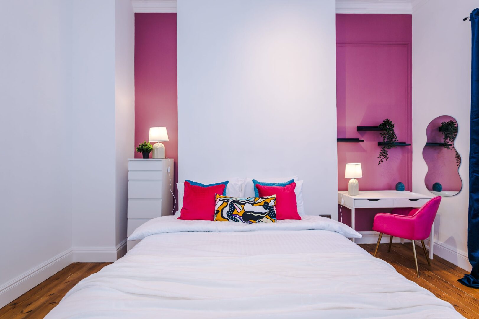 Parliament St Apt 2 – Central Hull – Sleeps 4 photo 8