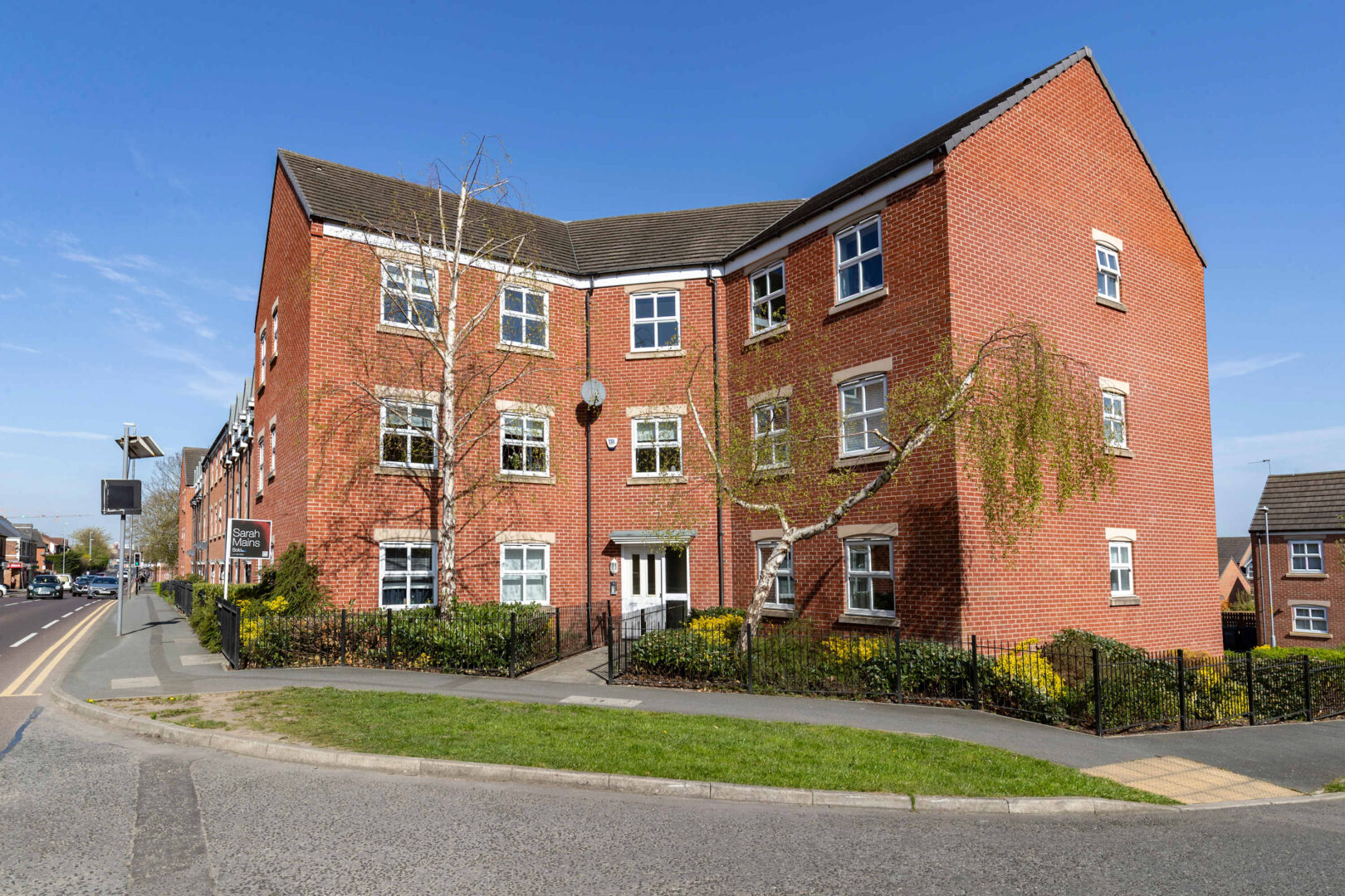 Spacious 3-Bedroom Flat in Gateshead photo 2