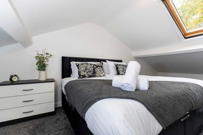 Central Bishop - 4 Beds, Games Room, Secure Parking | Nestia Stays