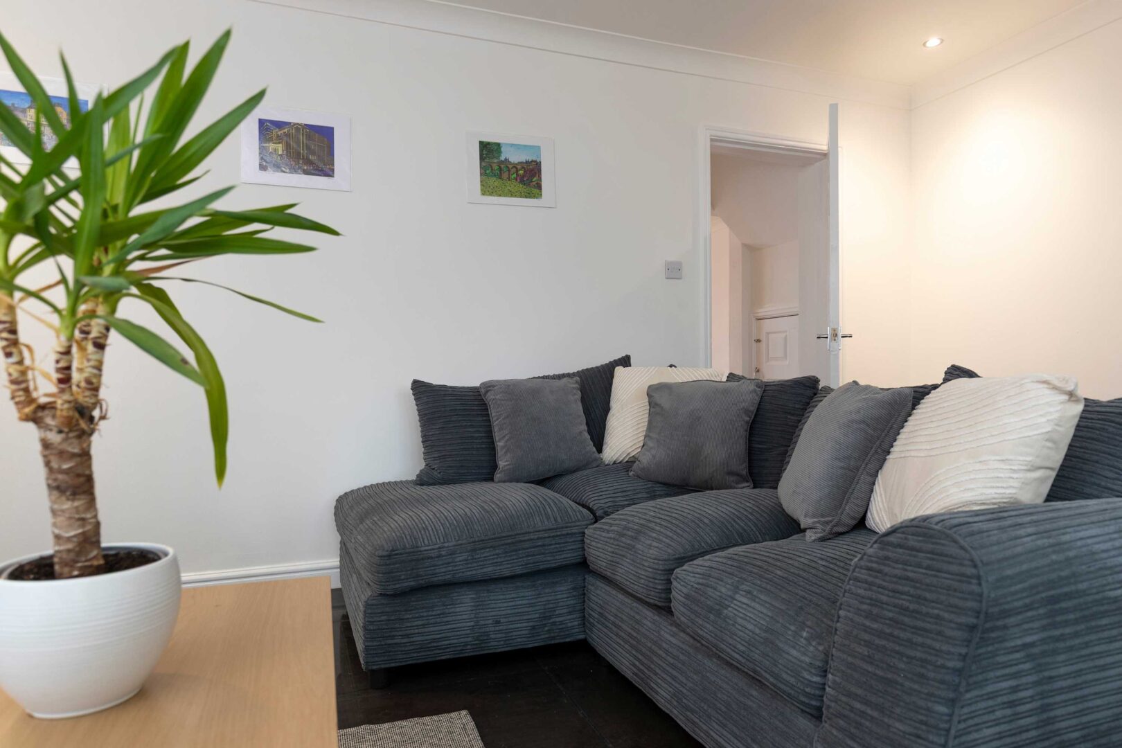 Central Bishop – 4 Beds, Games Room, Secure Parking photo 3