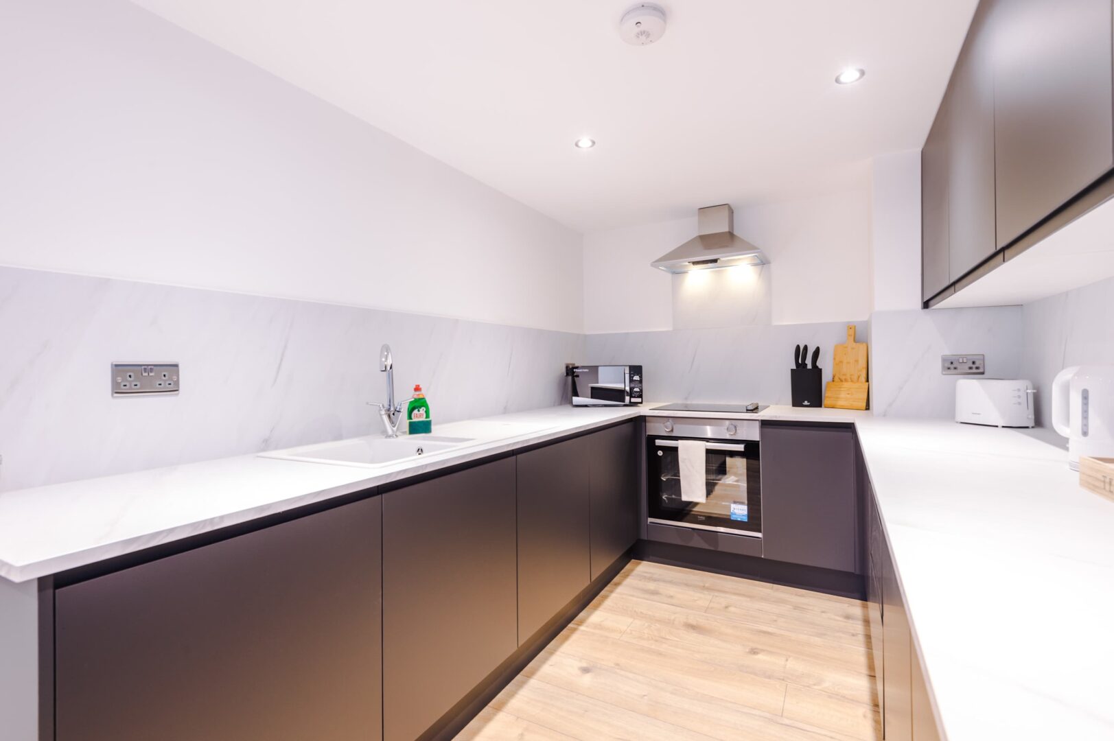 Old Town Hull Apt 1 – King or Twin – Marina Nearby photo 3