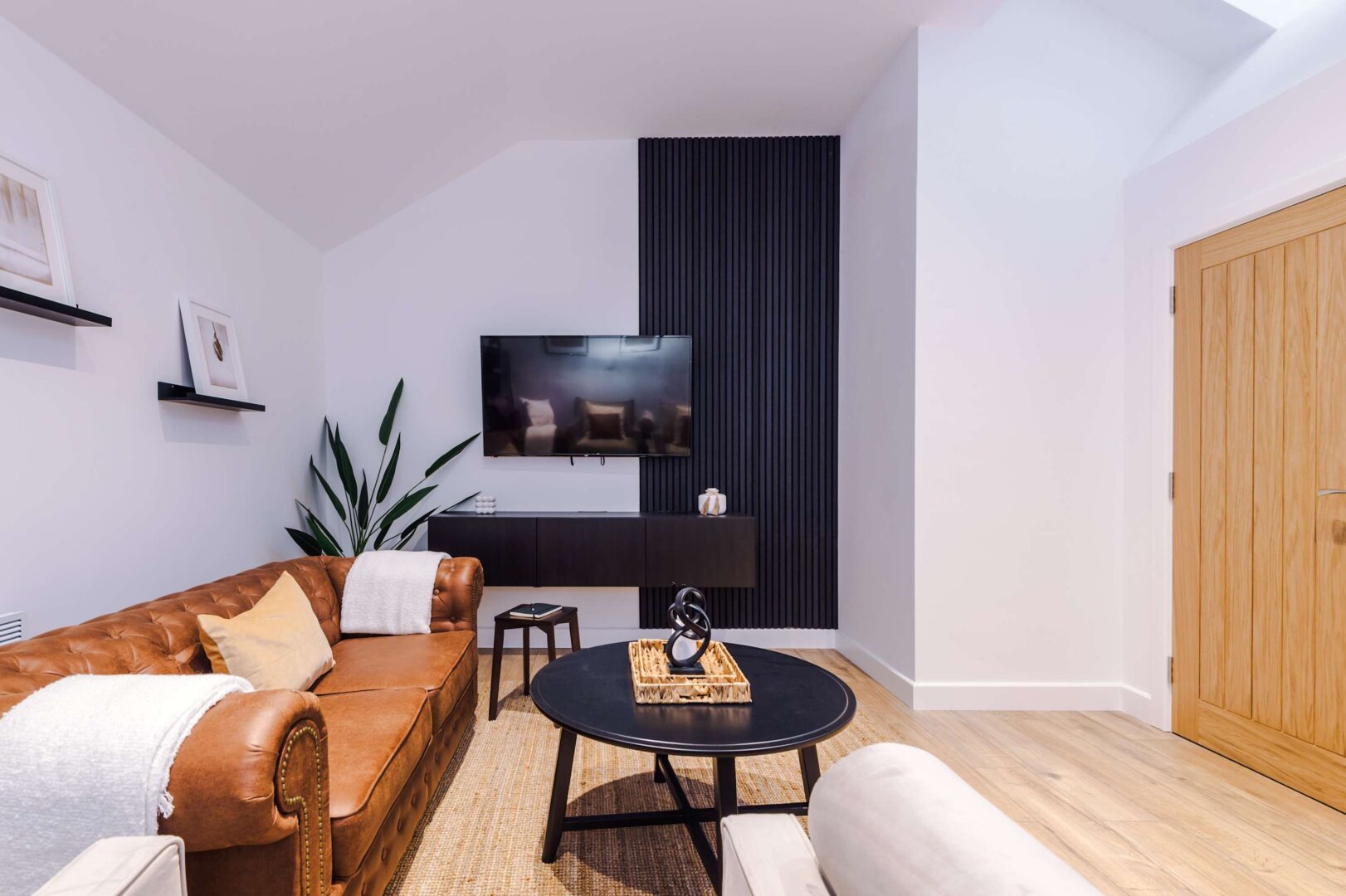 Old Town Hull Apt 1 – King or Twin – Marina Nearby photo 9