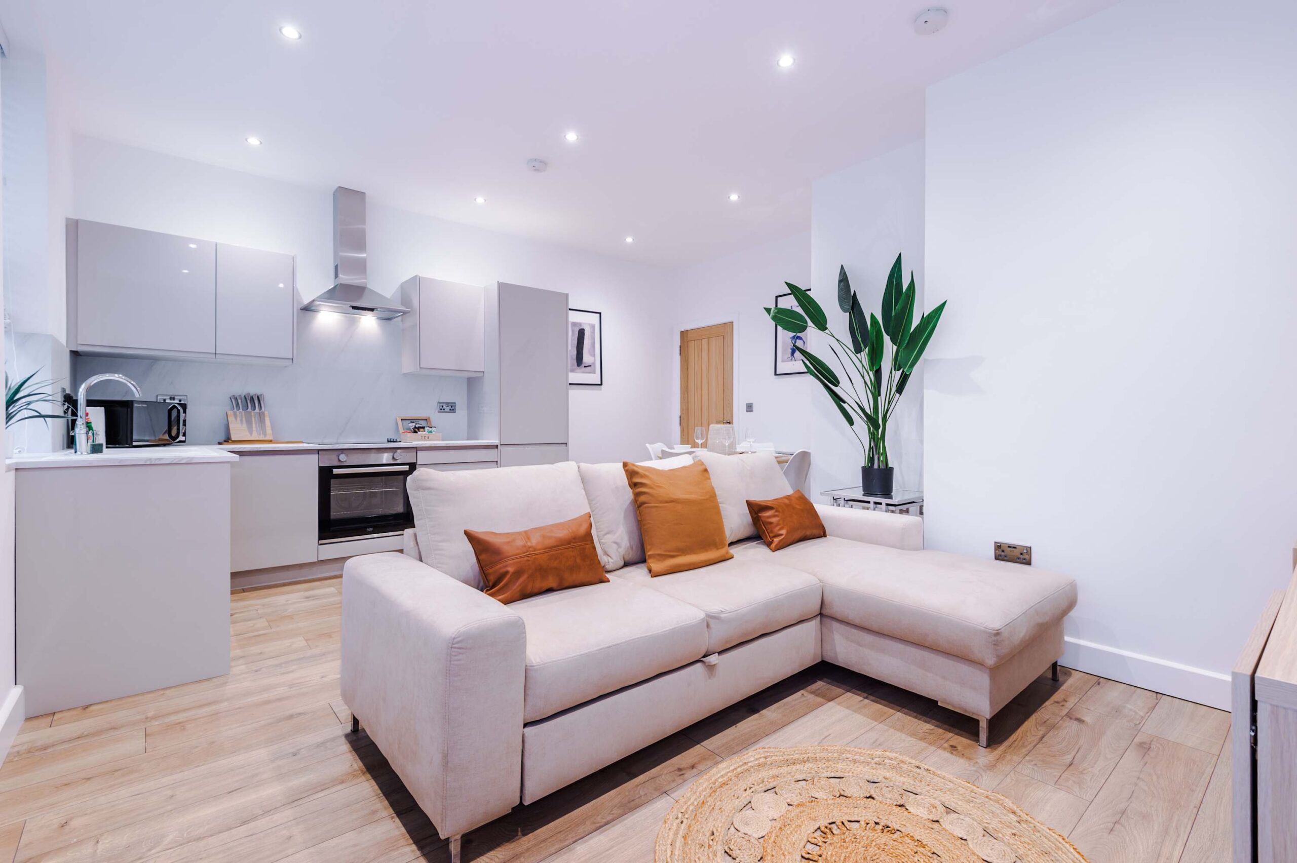 Old Town Hull Apt 2 - Sleeps 4 - Town Centre | Nestia Stays