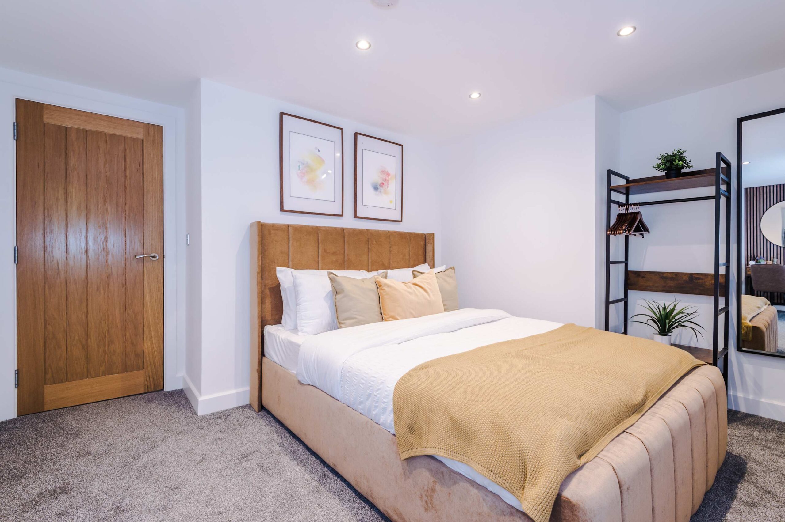 Old Town Hull Apt 3 - Two Bed - Sleeps 4 | Nestia Stays