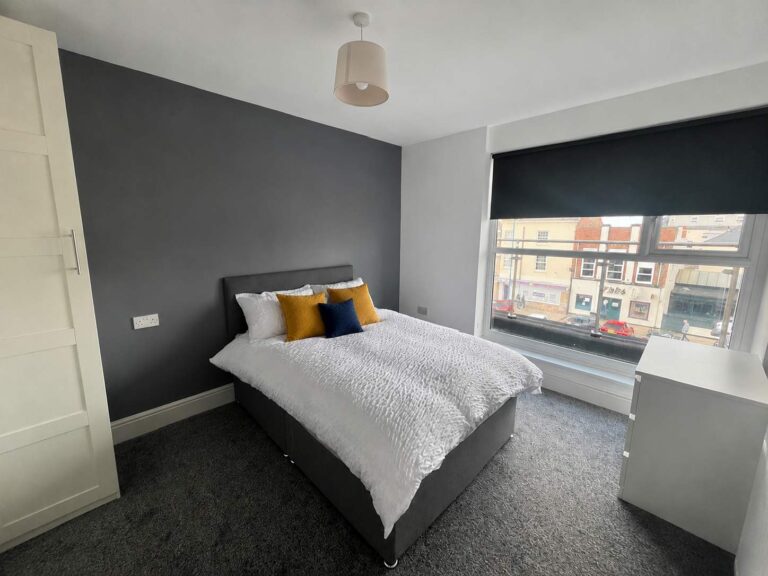 4 Bedroom Apartment Central Redcar, Sleeps 8