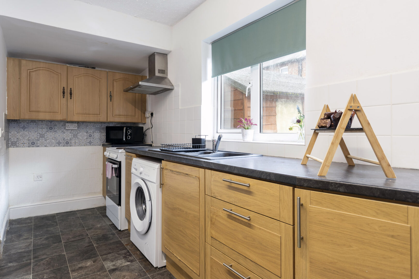 3-Bed Darlington Home, Sleeps 8, Parking photo 4