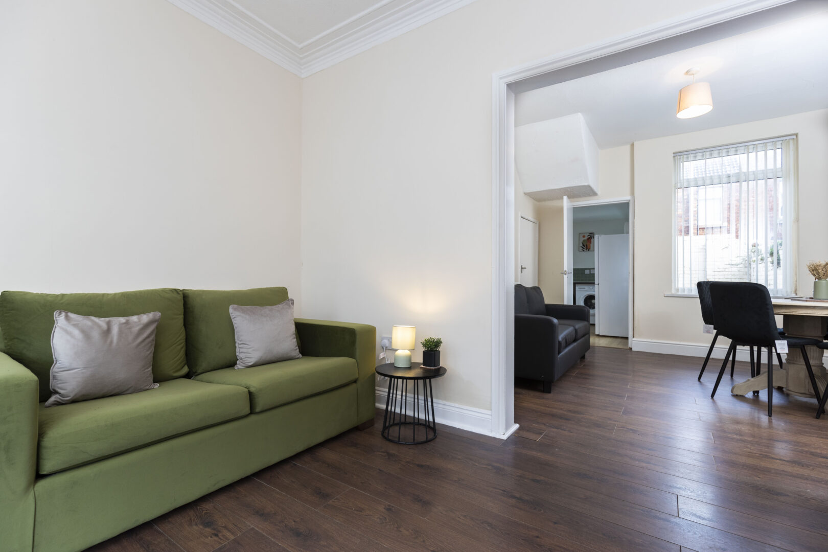 2 Bedroom House WiFi & Free Parking photo 3
