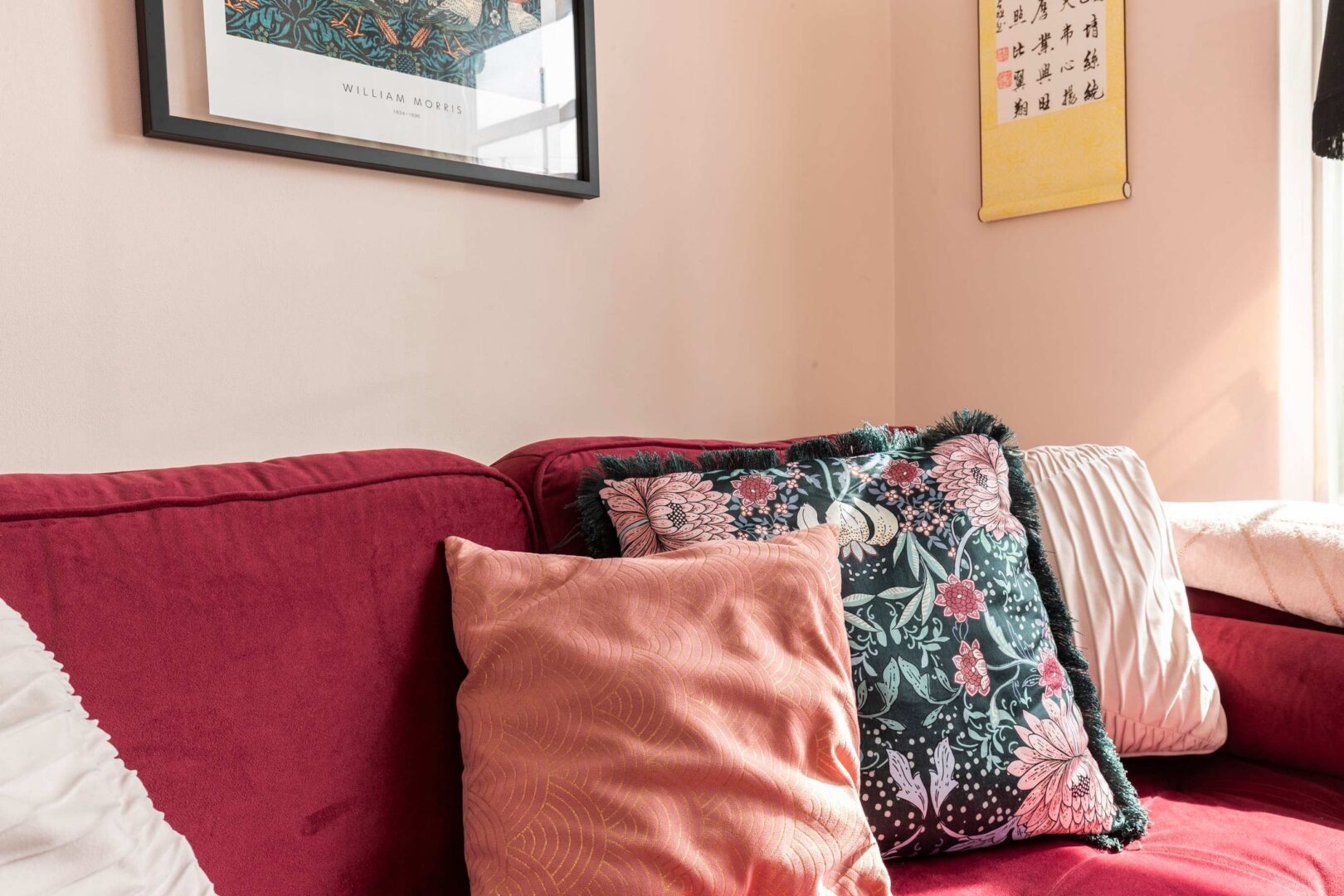 Stylish 2 Bed Near Station, Workspace & Parking photo 8