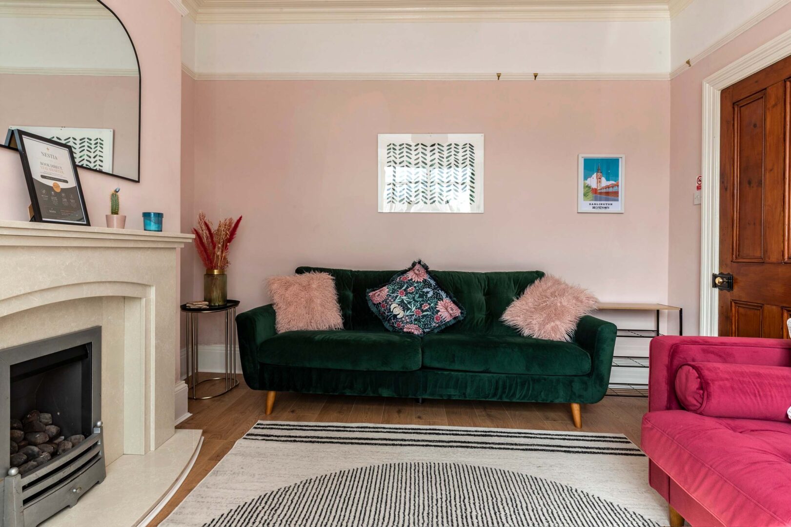 Stylish 2 Bed Near Station, Workspace & Parking photo 9
