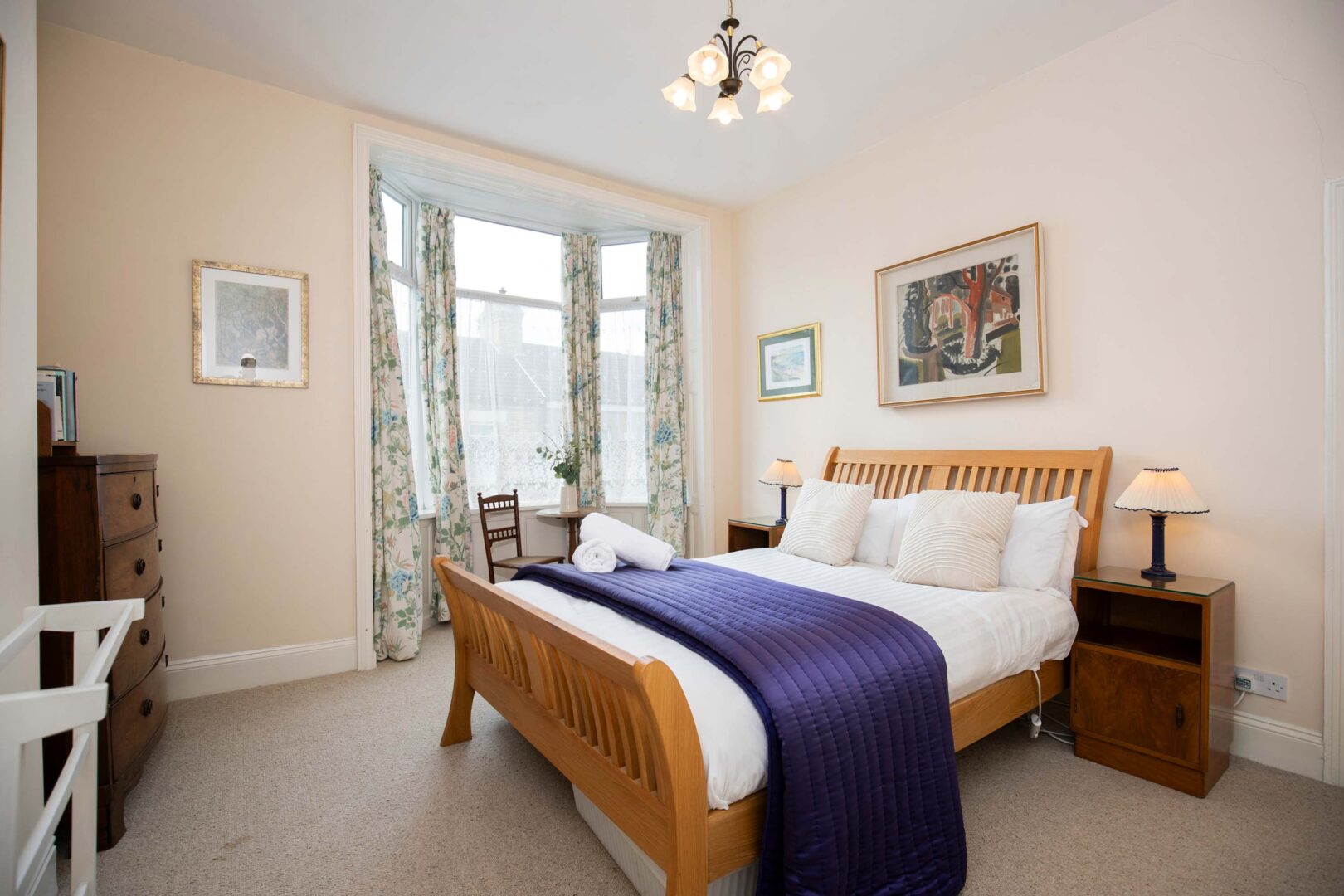 Characterful 5 Bedroom Coastal Home, Sleeps 10 photo 4
