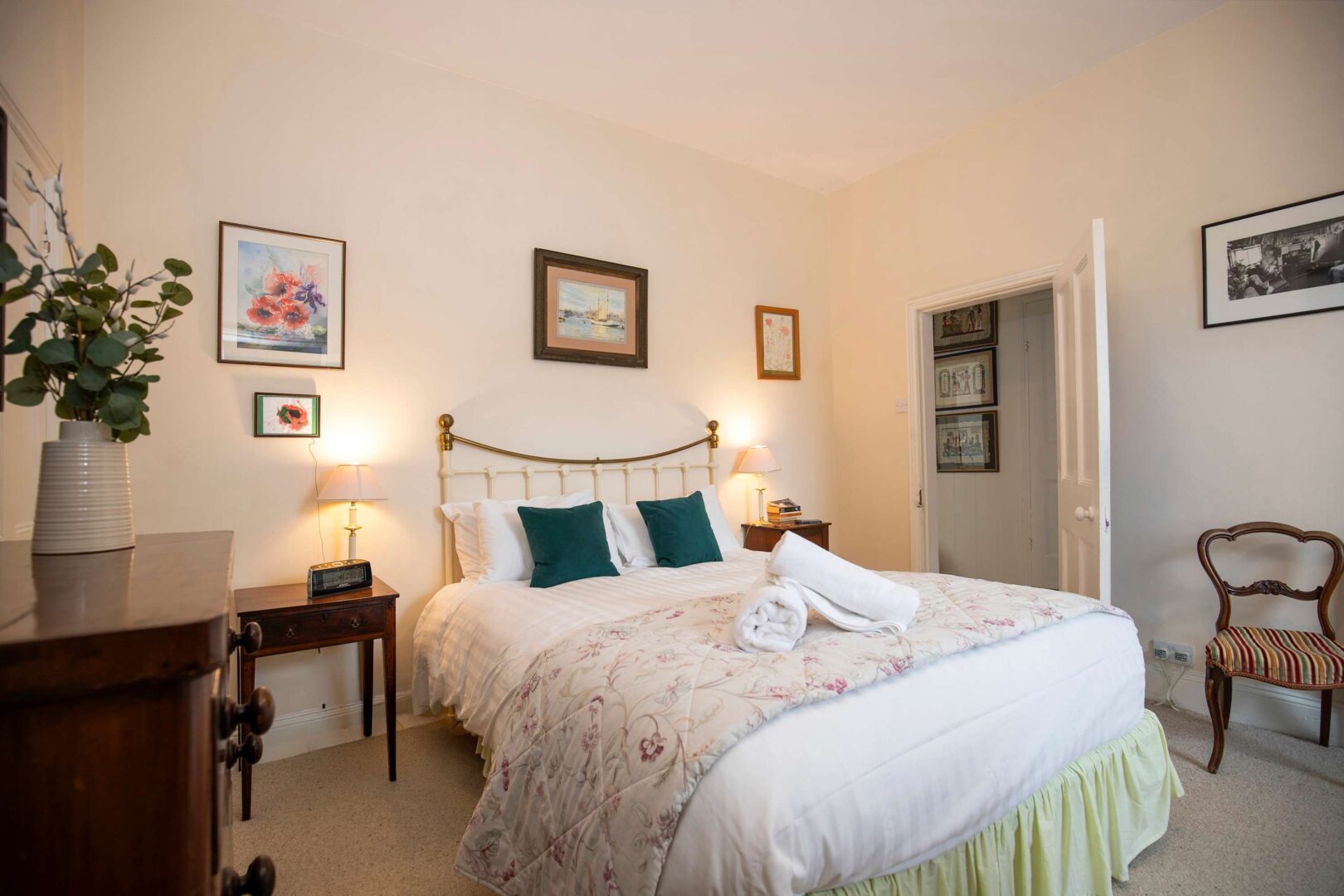 Characterful 5 Bedroom Coastal Home, Sleeps 10 photo 5