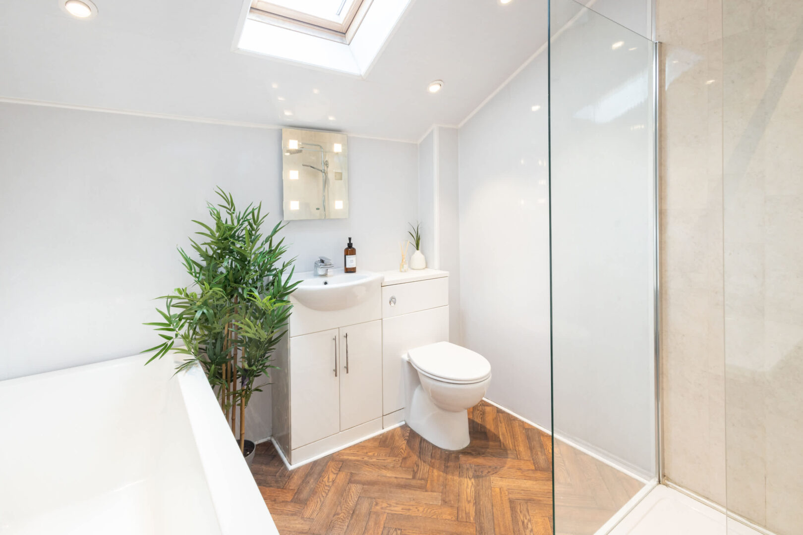 Spacious 4-Bed Home in Amble, Dog Friendly photo 9